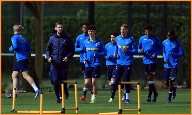 Hviezda Tottenhamu Archie Gray na radare Bayernu a Liverpoolu
