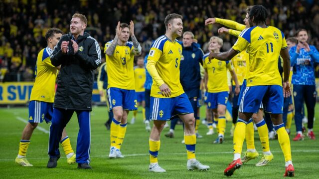 Gabriel Gudmundsson oslavuje švédsku kvalifikáciu na majstrovstvá sveta