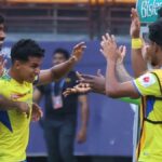 ISL 2025-26: Góly z prvého polčasu pomohli Kerale Blasters poraziť Jamshedpur FC a získať prvé domáce víťazstvo v sezóne