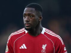 Ibrahima Konate rieši svoju budúcnosť a nalieha na šéfa Liverpoolu, aby vysvetlil meškanie zmluvy Ibrahima Konate počas zápasu Liverpoolu