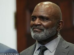 Ikona NFL Lawrence Taylor sa ponáhľal do nemocnice po tom, čo utrpel zdravotnú pohotovosť v New Jersey Legenda NFL Lawrence Taylor bol hospitalizovaný v New Jersey po lekárskej pohotovosti