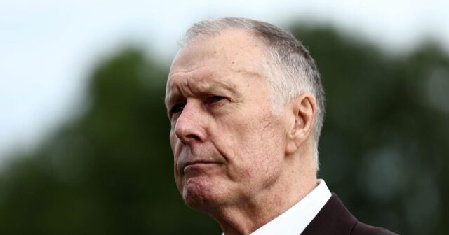 Ikona majstrovstiev sveta v Anglicku stále pracuje vo veku 84 rokov po vyskúšaní novej kariéry | Futbal | Šport
