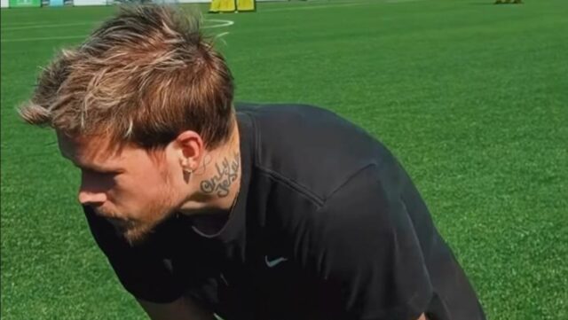 Mykhailo Mudryk trénuje