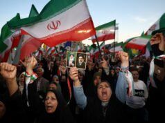 Irán sľubuje „dlhú, bolestivú“ reakciu, ak USA obnovia útoky | Americko-izraelská vojna proti Iran News Iránska vojna: Čo sa deje 62. deň, keď Trump žiada Irán, aby sa „vzdal“? | Americko-izraelská vojna proti Iran News