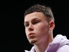 JJ Gabriel a Kai Rooney môžu čeliť rovnakému rozhodnutiu po prelomení prvého tímu Man Utd Kai Rooney z Manchestru United