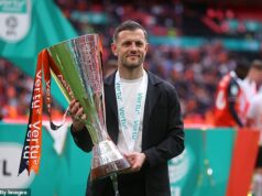Jack Wilshere VYHRÁVA svoju prvú trofej ako manažér, keď Luton porazil Stockport 3:1 vo finále EFL Trophy – napriek tomu, že bol predtým vyradený zo súťaže! Jack Wilshere VYHRÁVA svoju prvú trofej ako manažér, keď Luton porazil Stockport 3:1 vo finále EFL Trophy - napriek tomu, že bol predtým vyradený zo súťaže!