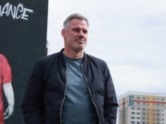 Jamie Carragher nalieha na majiteľov Liverpoolu, aby po reakcii fanúšikov okamžite dokončili obrat Jamie Carragher