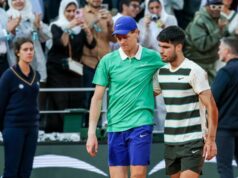 Jannik Sinner ukazuje triedu so svojou správou pre Carlosa Alcaraza po odstúpení od French Open Carlos Alcaraz ESP, 14. apríla 2026 – Tenis: Carlos Alcaraz počas zápasu 1. kola dvojhry proti Ottovi Virtanenovi na tenisovom turnaji Barcelona Open Banc Sabadell v Real Club de Tenis de Barcelona v Barcelone, Španielsko. Noxthirdxpartyxsales PUBLICATIONxNOTxINxJPN aflo_326978050