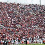 Jarná hra Virginia Tech bola odložená po tom, čo parašutista uviazol na výsledkovej tabuli