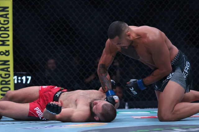 Jiří Procházka reaguje na prehru UFC 327 a vyzýva Carlosa Download app from appStore