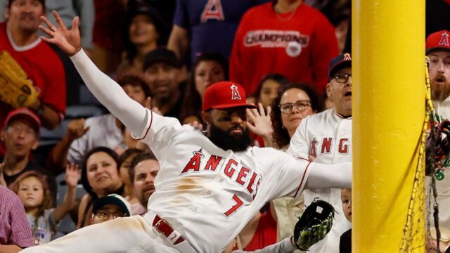 Jo Adell ukradla 3 homeruny, aby doviedla Angels k shutout Jo Adell ukradla 3 homeruny, aby doviedla Angels k shutout víťazstvu nad Mariners