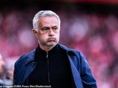 Jose Mourinho v spore o šok, návrat Realu Madrid po tom, čo sa stal prezidentovým „uprednostňovaným kandidátom“ napriek kontroverzii Viniciusa Jr. José Mourinho údajne preferuje Florentina Pereza, aby sa stal manažérom Realu Madrid