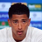 MNÍCHOV, NEMECKO - 14. apríla: Jude Bellingham z Realu Madrid sa prihováral médiám na tlačovej konferencii pred štvrťfinálovým zápasom druhého zápasu Ligy majstrov UEFA 2025/26 medzi FC Bayern Mníchov a Real Madrid vo Football Arena Mníchov 14. apríla 2026 v nemeckom Mníchove. (Foto: Alex Grimm/Getty Images)