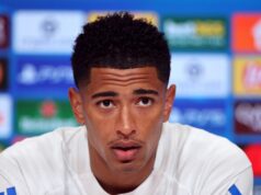 Jude Bellingham kupuje podiel v kriketovom tíme, keď sa hviezda Realu Madrid pripojí k The Hundred MNÍCHOV, NEMECKO - 14. apríla: Jude Bellingham z Realu Madrid sa prihováral médiám na tlačovej konferencii pred štvrťfinálovým zápasom druhého zápasu Ligy majstrov UEFA 2025/26 medzi FC Bayern Mníchov a Real Madrid vo Football Arena Mníchov 14. apríla 2026 v nemeckom Mníchove. (Foto: Alex Grimm/Getty Images)