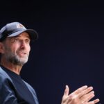 ISMANING, NEMECKO - 23. marca: Jürgen Klopp sa 23. marca 2026 v Ismaningu v Nemecku zúčastňuje prezentácie tímu MagentaTV pre Majstrovstvá sveta FUFA 2026 v DMC Production Germany GmbH. (Foto: Alexander Hassenstein/Getty Images)
