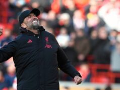 Jurgen Klopp „znova bude riadiť Liverpool“, keďže tlak na Arneho Slotu stále narastá Jurgen Klopp.