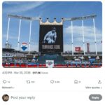 Fanúšikovia Royals vzdali hold Terrance Goreovi v pondelok, niečo viac ako mesiac po jeho smrti. Jeden fanúšik žartoval, že percento ukradnutých základov v nebesiach je „mimo hitparád“ s speedsterom