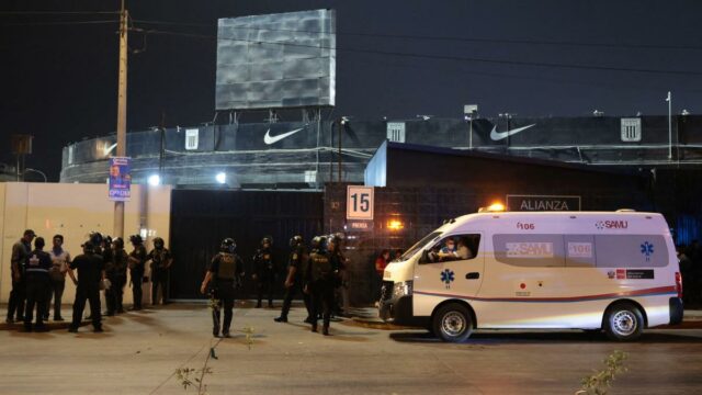 Katastrofa na štadióne v Peru: Jeden mŕtvy a 47 zranených pri kolapse konštrukcie na štadióne Alejandra Villanuevu
