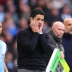 Mikel Arteta, manažér Arsenalu, čelil novinárom po prehre s Manchestrom City