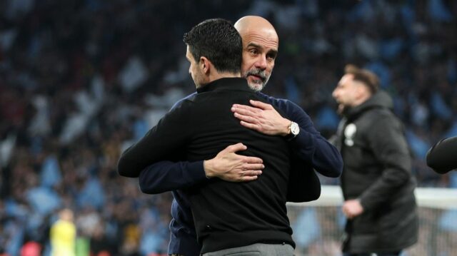 Pep Guardiola a Mikel Arteta