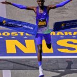 Keňania John Korir a Sharon Lokedi sa opakujú ako víťazi Bostonského maratónu