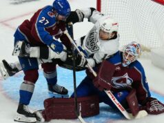 Kings si nechali ujsť vedenie 2. zápasu a prehrali s Avalanche v predĺžení Kings si nechali ujsť vedenie 2. zápasu a prehrali s Avalanche v predĺžení