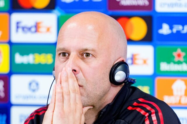 Arne Slot na tlačovej konferencii pred súbojom Liverpoolu s PSG (PA)