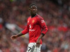 Kobbie Mainoo súhlasil s novou dohodou s Man United po tom, čo svoju kariéru otočil pod vedením Michaela Carricka Mainoo sa vrátil do formy pod vedením Michaela Carricka (Getty)