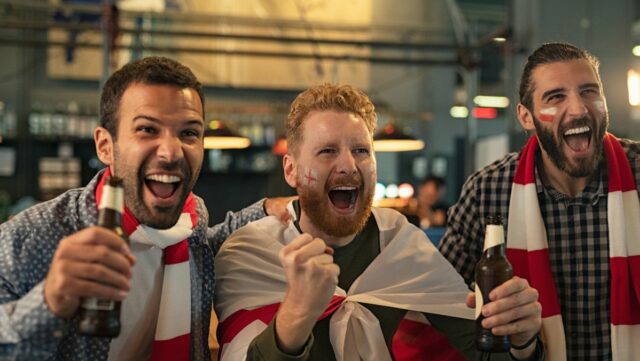 Krčmy majú čas na Fergie, aby sa otvorili aj neskôr Fanúšikovia Anglicka budú mať väčšiu šancu osláviť tieto majstrovstvá sveta