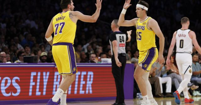 Lakers 'pozdvihli' play off funguje s Lukom Doncicom, zraneným Austinom Reavesom
