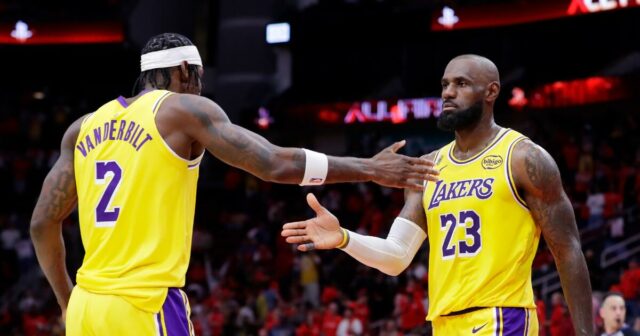 LeBron James, Lakers predvádzajú svoju zdatnosť v spojke vs. Rockets

