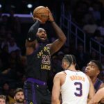 LeBron James a Lakers porazili Suns, zostaňte v honbe za semenom č. 3