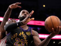 LeBron James vsietil 28, Lakers uchmatol vedenie 2-0 proti Rockets v sérii play-off NBA | Basketbalové novinky LeBron James vsietil 28, Lakers uchmatol vedenie 2-0 proti Rockets v sérii play-off NBA | Basketbalové novinky