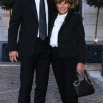 Austrálska legenda F1 Mark Webber vystúpil na vzácnu verejnú akciu so svojou dlhoročnou partnerkou Ann Nealovou na blacktie evente v Londýne (na obrázku)