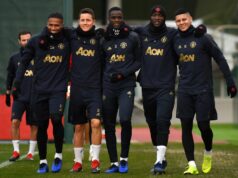 Legenda Man Utd (40) získala novú úlohu na majstrovstvách sveta niekoľko týždňov po podpise zmluvy s anglickým klubom Antonio Valencia, Ander Herrera, Eric Bailly, Romelu Lukaku a Marcos Rojo z Manchestru United prichádzajú na tréning pred zápasom H-skupiny Ligy majstrov UEFA proti Valencii v Aon Training Complex 11. decembra 2018 v Manchestri v Anglicku.