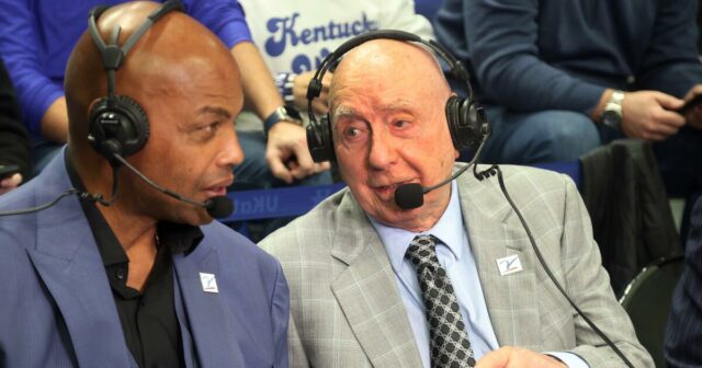 Legendárny vysielateľ ESPN Dick Vitale oznamuje diagnózu melanómu Legendárny vysielateľ ESPN Dick Vitale oznamuje diagnózu melanómu