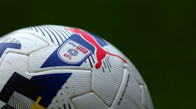 Letecká záchranka privolaná na futbalový štadión pred zápasom EFL pre Predtým, ako sa Reading ujal Lincolna, došlo k zdravotnému incidentu.