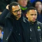 Liam Rosenior sa poškrabal na hlave