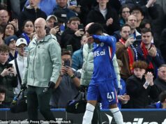 Liam Rosenior odhaľuje, že hviezda Chelsea bola v TEARS po tom, čo utrpela zranenie pri porážke Man United – ako Michael Carrick menuje hráča, ktorý predviedol „najlepší“ prejav od svojho návratu do klubu Estevao bol v slzách po tom, čo sa zranil pri sobotňajšej prehre Chelsea, keď zišiel z ihriska