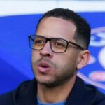 Prizerá sa Liam Rosenior
