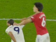 Lisandro Martinez bol vylúčený za „smiešne“ správanie VAR v obrovskom údere Man Utd Lisandro Martinez červenú kartu