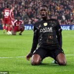 Ousmane Dembele oslavuje strelenie prvého gólu PSG v zápase proti Liverpoolu