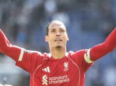 Liverpool a Aston Villa sú po neskorej dráme bezpečne na mieste v Lige majstrov Liverpool a Aston Villa sú po neskorej dráme bezpečne na mieste v Lige majstrov