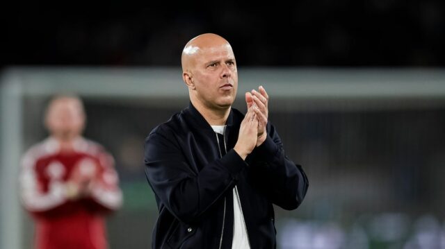 Liverpool má rozhodujúcu výhodu Ligy majstrov pred PSG, ktorá by Arne Slot ďakuje fanúšikom po prehre s PSG v Paríži