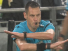 Liverpool odvolal penaltu v Lige majstrov, pretože bývalý predseda vlády zmätil Liverpool odvolal penaltu v Lige majstrov, pretože bývalý predseda vlády zmätil