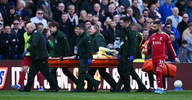 Liverpool otriasol novým zranením proti Evertonu, keď hráč debutoval v Premier League | Futbal | Šport
