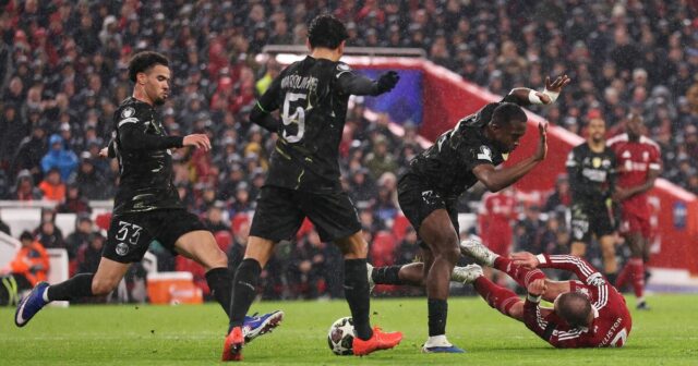 Liverpool povedal, že VAR urobil chybu, keďže kontroverzná penalta bola zrušená | Futbal | Šport
