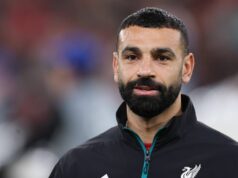 Liverpool sa chystá na „masový letný exodus“ so „siedmimi hviezdami, ktoré budú nasledovať Mo Salaha“ Mohamed Salah z Liverpoolu sa pozerá na zápas osemfinále Ligy majstrov 2025/26 2025/26 medzi Liverpool FC a Galatasaray SK na Anfielde
