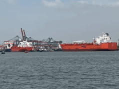 Lode smerujúce do Pakistanu prechádzajú cez Hormuzský prieliv | Americko-izraelská vojna proti Iránu Lode smerujúce do Pakistanu prechádzajú cez Hormuzský prieliv | Americko-izraelská vojna proti Iránu