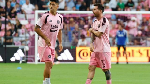 Luis Suarez po krásnej prihrávke Lionela Messiho napálil fanúšikov za nevyužitú šancu
